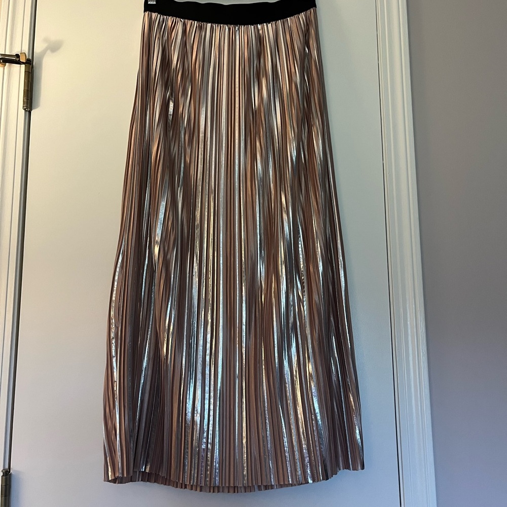 Alice Blue pull on metallic midi skirt.